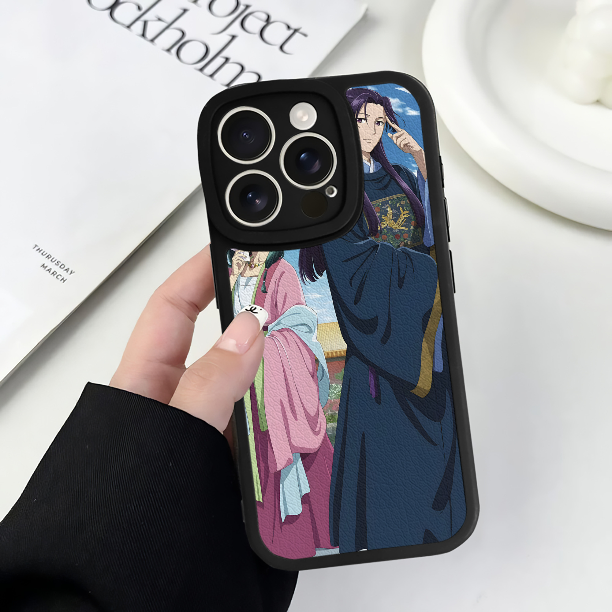 （画像用） 薬屋のひとりごと The Apothecary Diaries 【iPhone 16シリーズ対応】シリコンスマホケース（レザー調） 材質：シリコン
